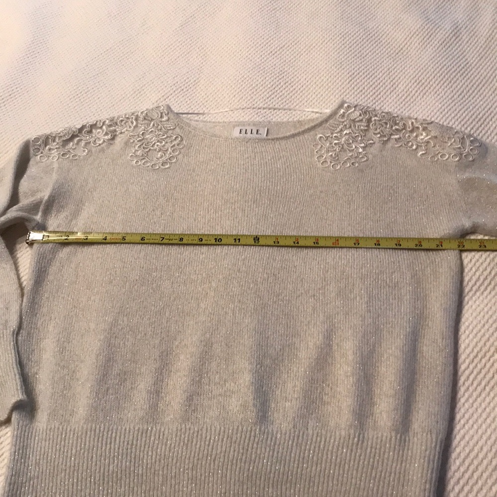Beautiful ELLE Women’s Sweater - Picture 10 of 13